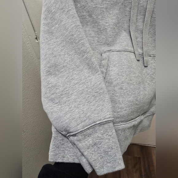 Athleta Light Gray Women's Hoodie - Picture 4 of 8